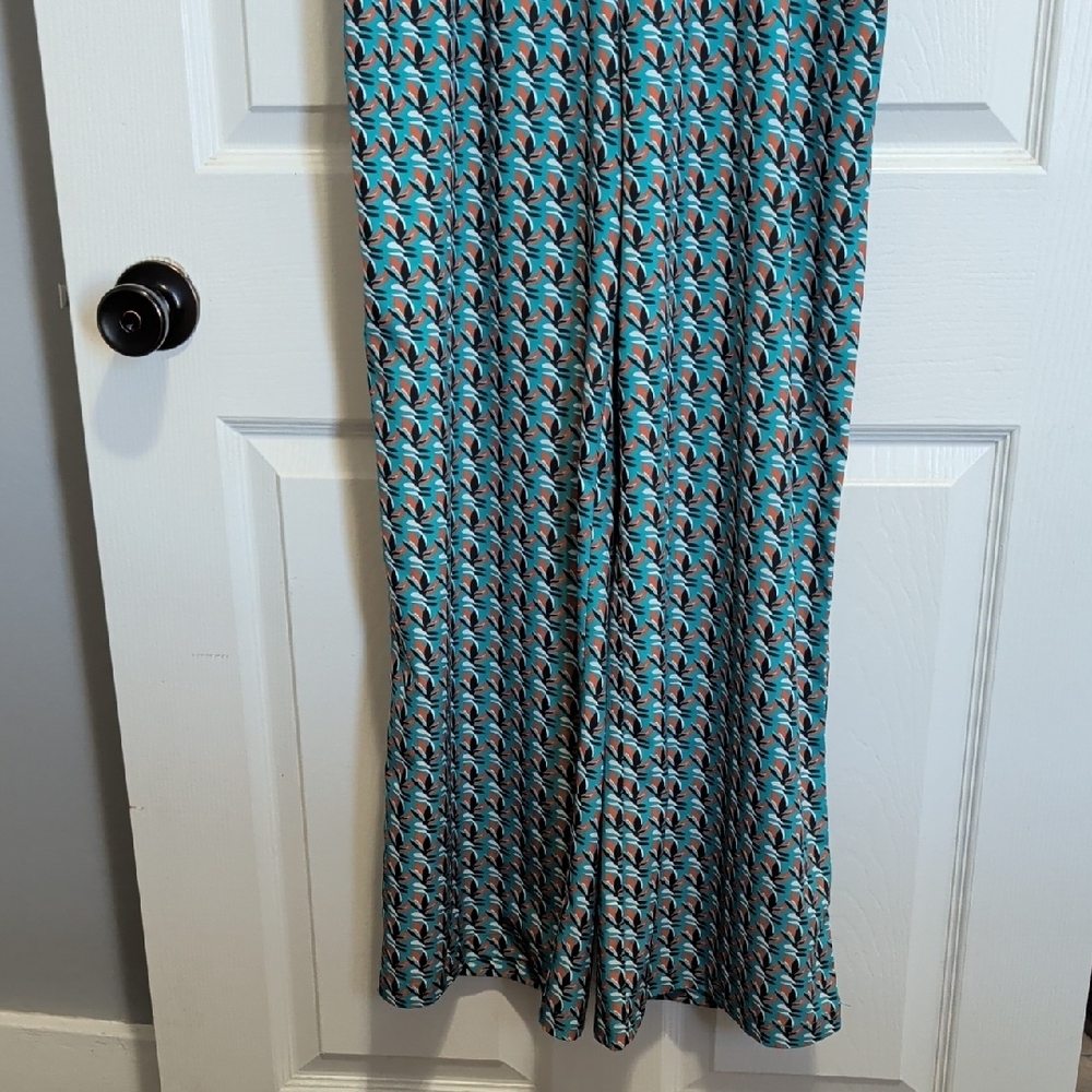 Chic Patterned Women's Jumpsuit - Picture 2 of 7